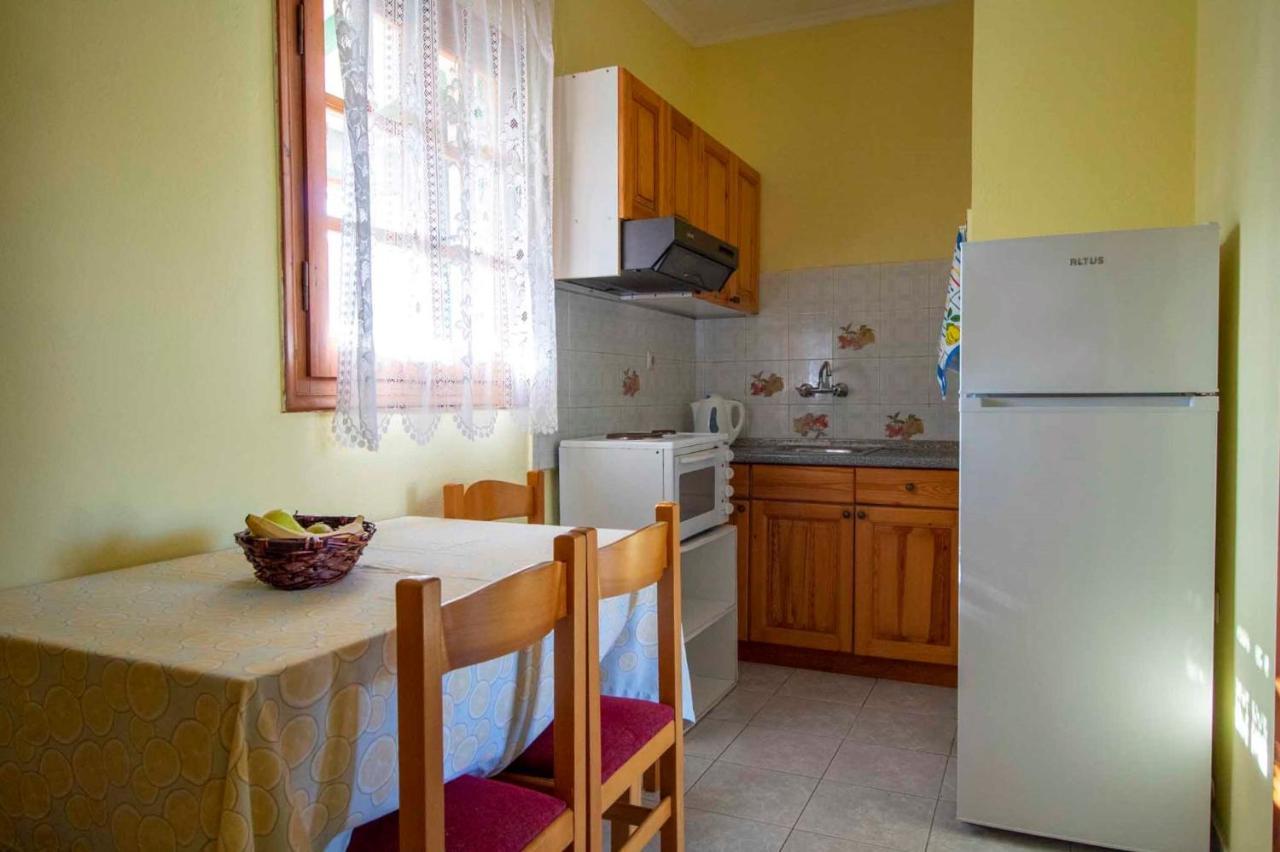 Litheres Tzoras‌ ‌Apartments‌ ‌Roda‌ ‌Corfu‌ מראה חיצוני תמונה