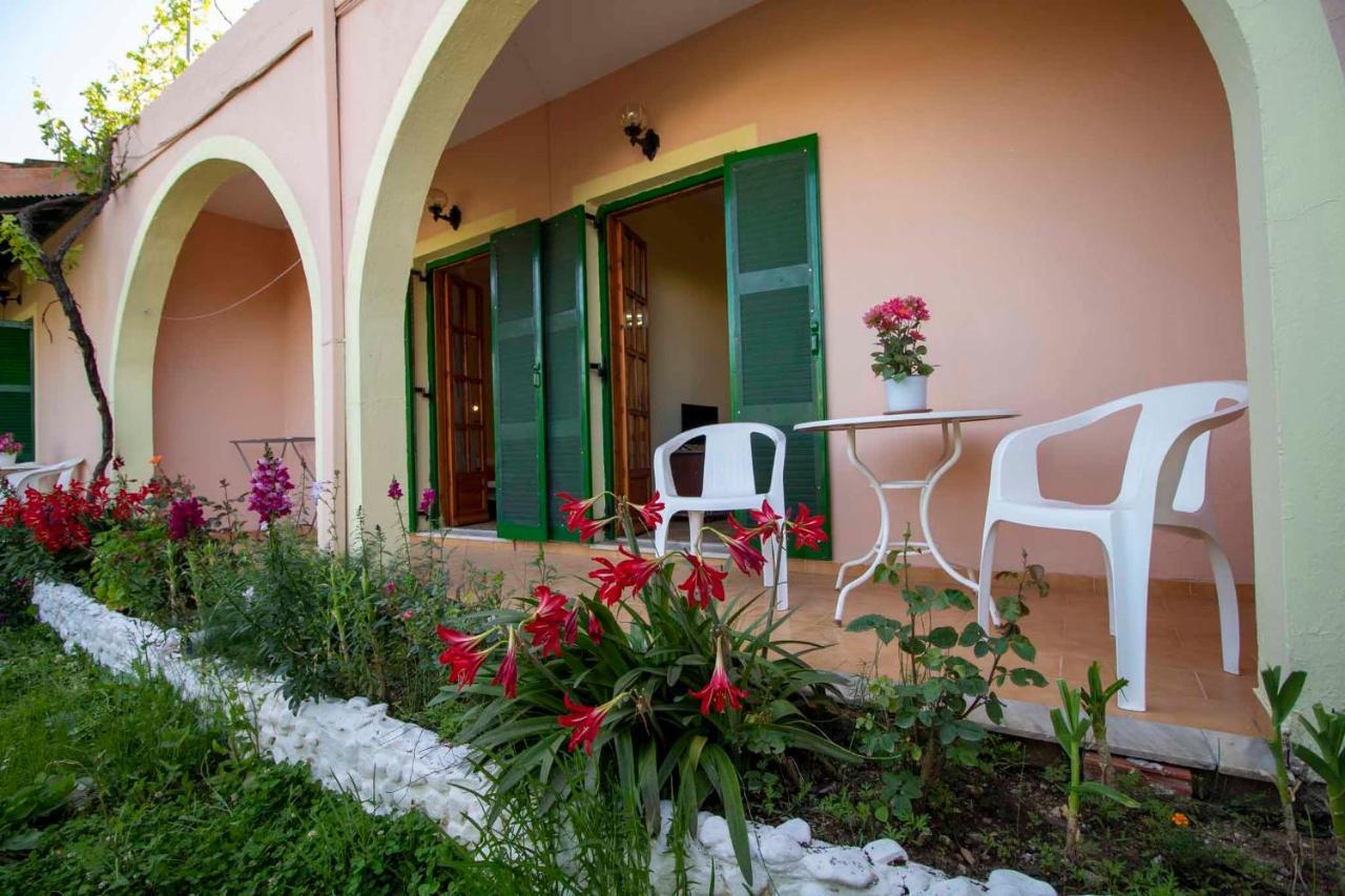 Litheres Tzoras‌ ‌Apartments‌ ‌Roda‌ ‌Corfu‌ מראה חיצוני תמונה