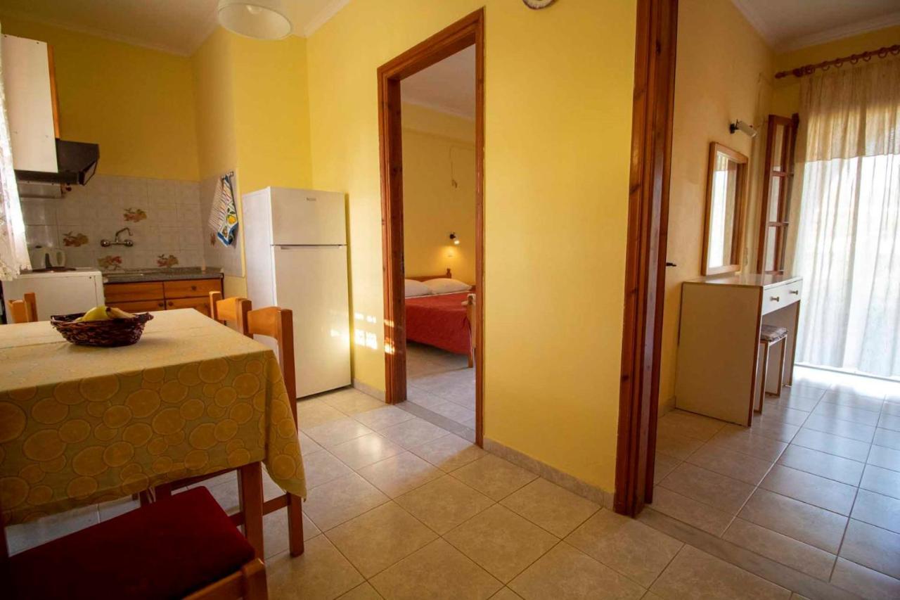 Litheres Tzoras‌ ‌Apartments‌ ‌Roda‌ ‌Corfu‌ מראה חיצוני תמונה