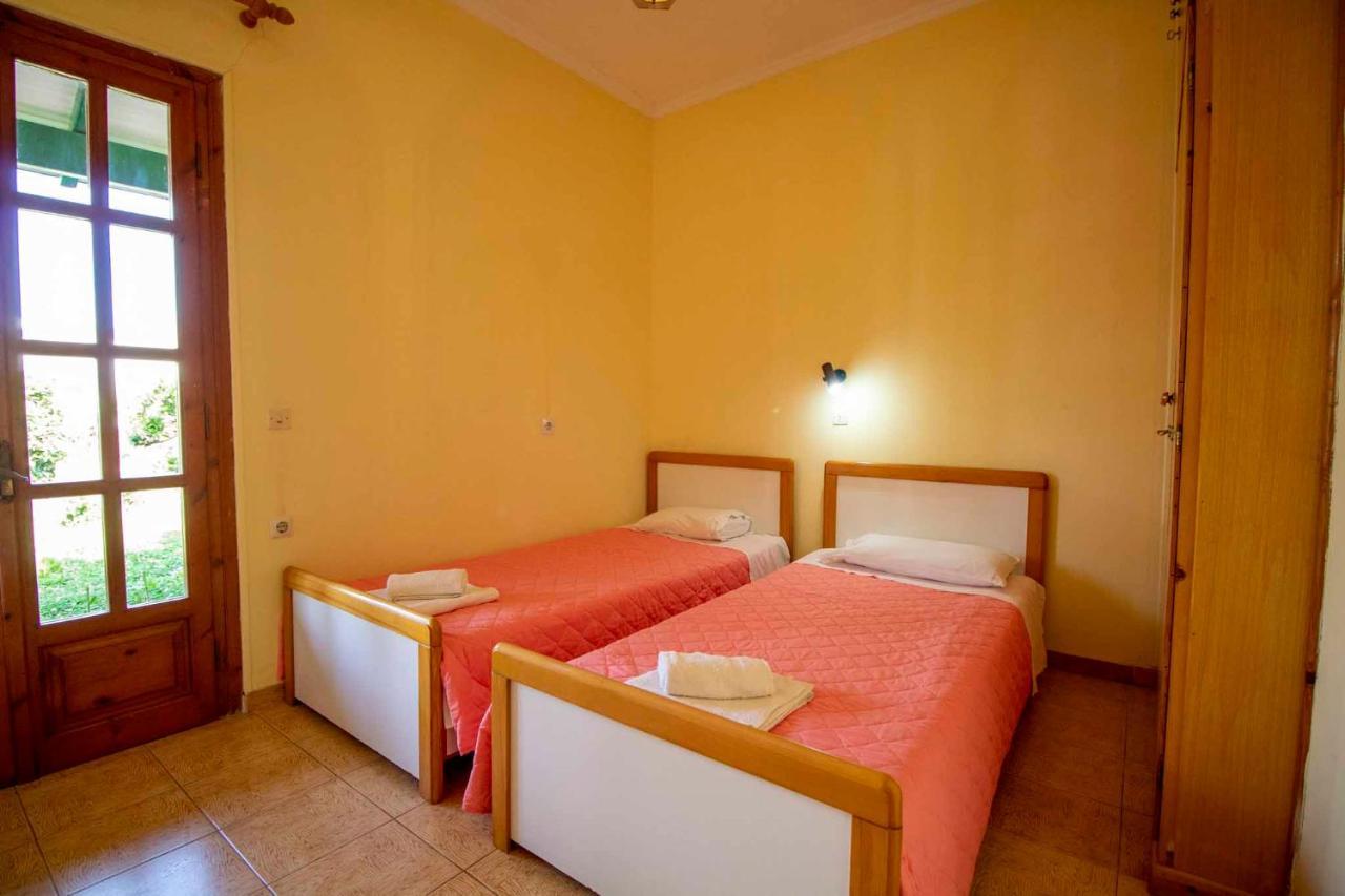 Litheres Tzoras‌ ‌Apartments‌ ‌Roda‌ ‌Corfu‌ מראה חיצוני תמונה