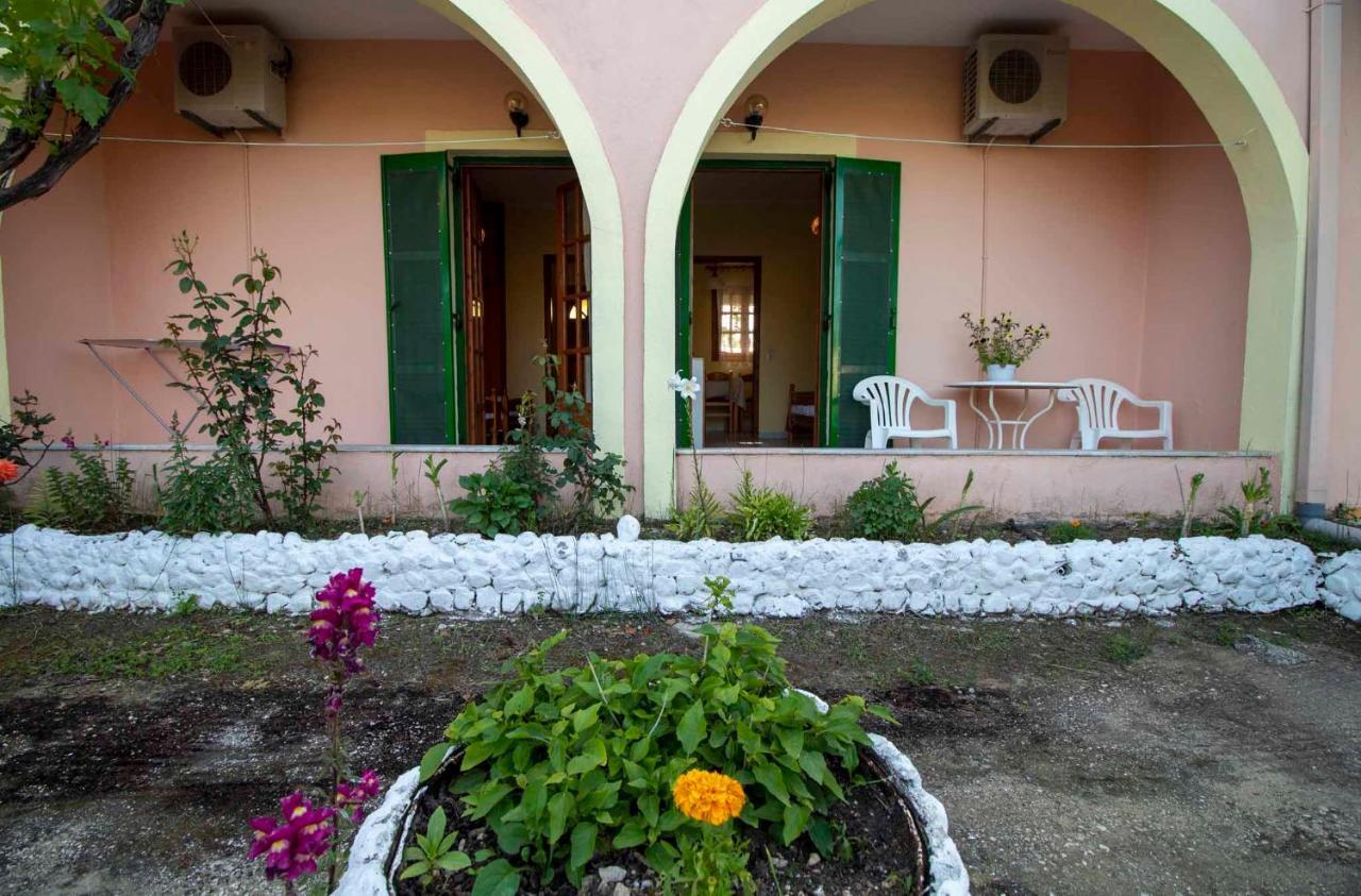 Litheres Tzoras‌ ‌Apartments‌ ‌Roda‌ ‌Corfu‌ מראה חיצוני תמונה