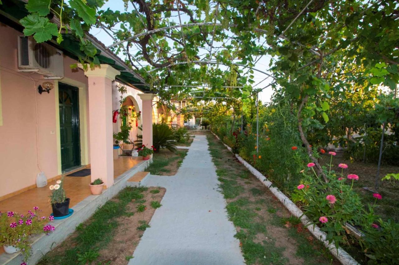 Litheres Tzoras‌ ‌Apartments‌ ‌Roda‌ ‌Corfu‌ מראה חיצוני תמונה